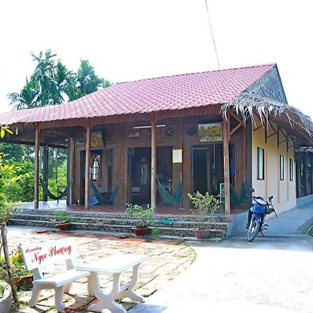 Ngoc Phuong Homestay Vĩnh Long Esterno foto