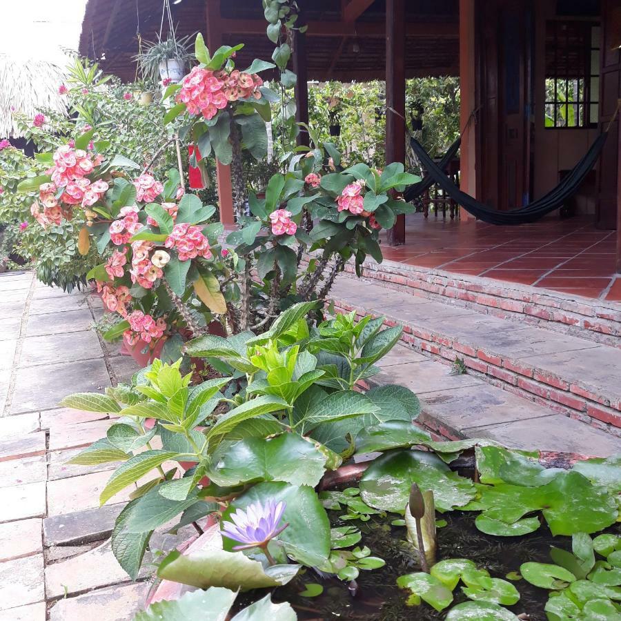 Ngoc Phuong Homestay Vĩnh Long Esterno foto